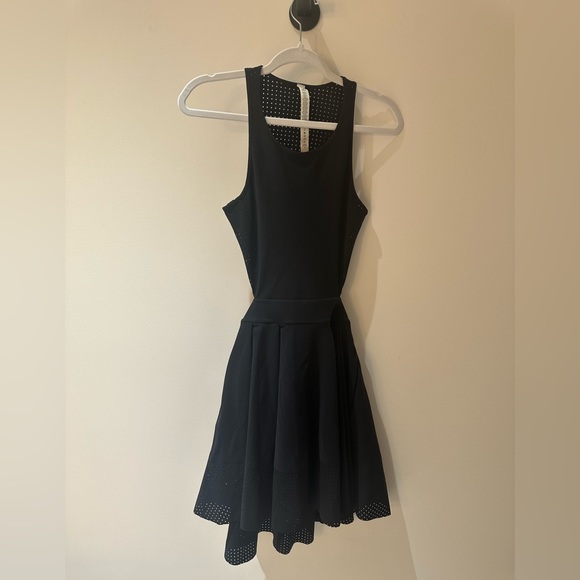 NWT Lululemon Away Dress Black | Sz: 6 | RARE - Picture 7 of 10